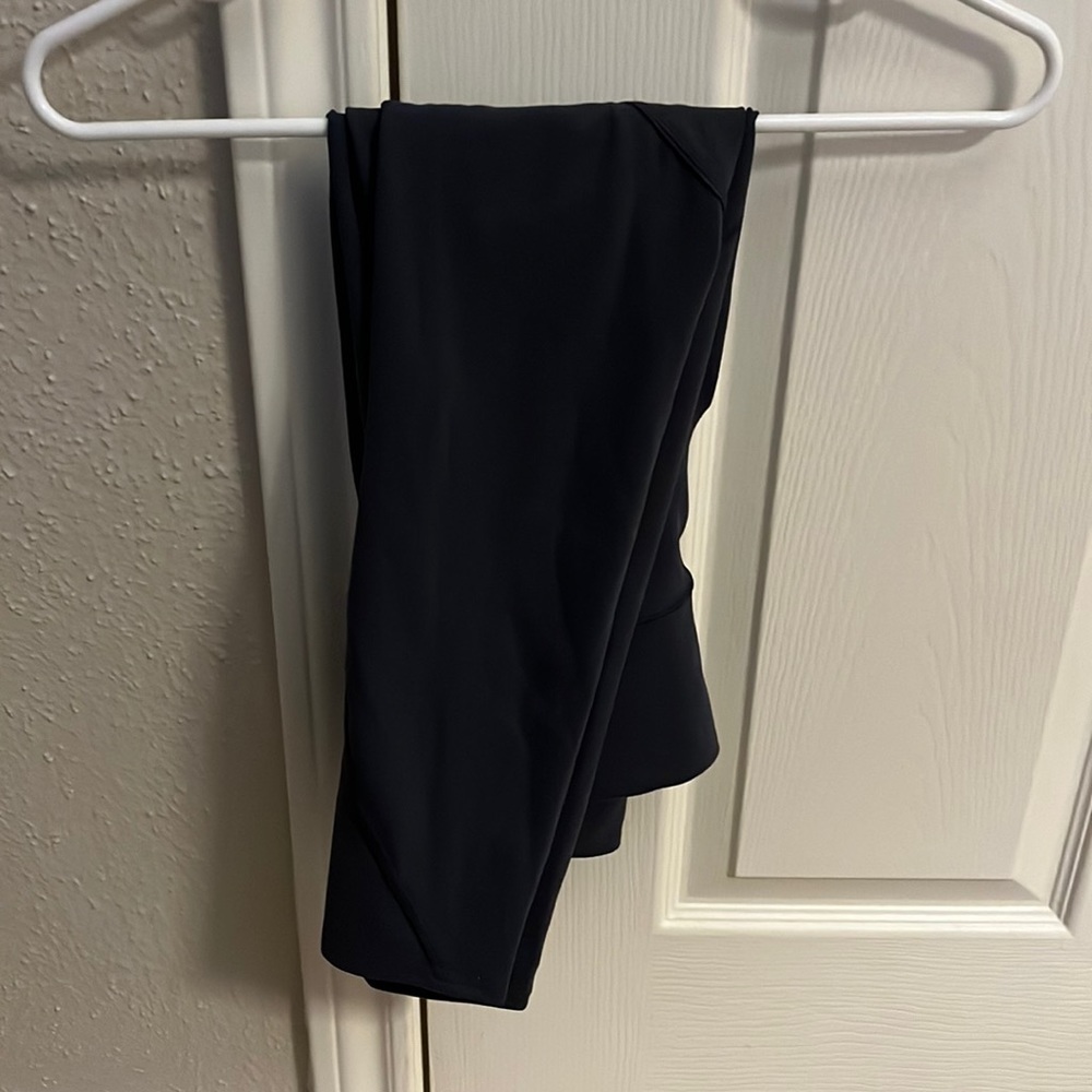 Lululemon leggings (not sure of style!!)